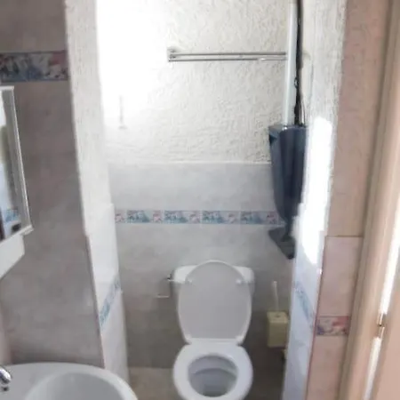 : La Petite Maison *