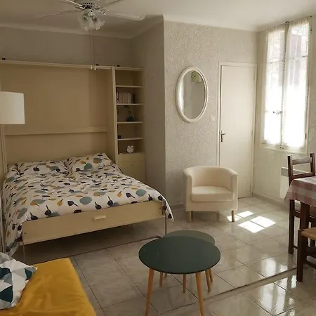 Apartment : La Petite Maison Le Rove