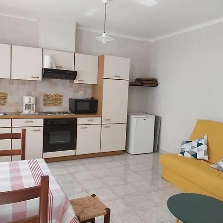 : La Petite Maison Apartment Le Rove