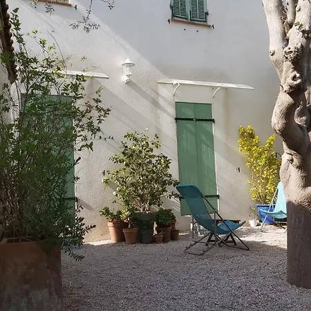 : La Petite Maison Le Rove